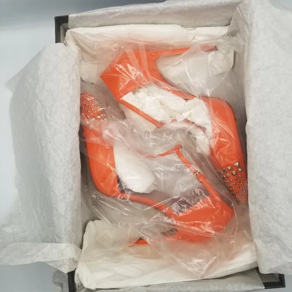 GUCCI Malage Kid Vibrant Orange Leather Studded T-strap Pump EU 36.5